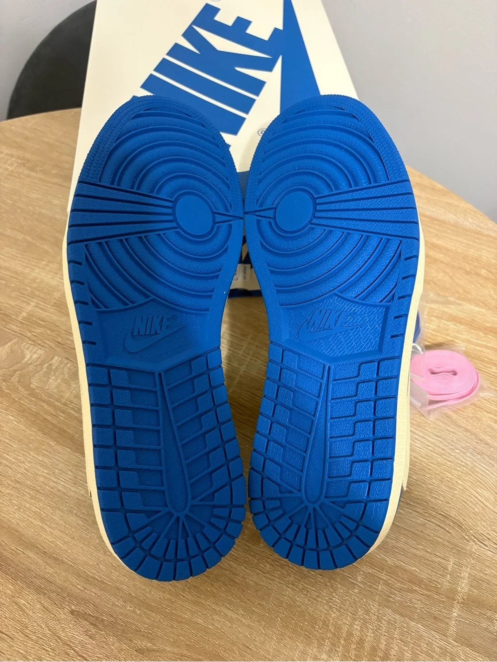 Jordan 1 low × Travis Scott Fragment 1.0